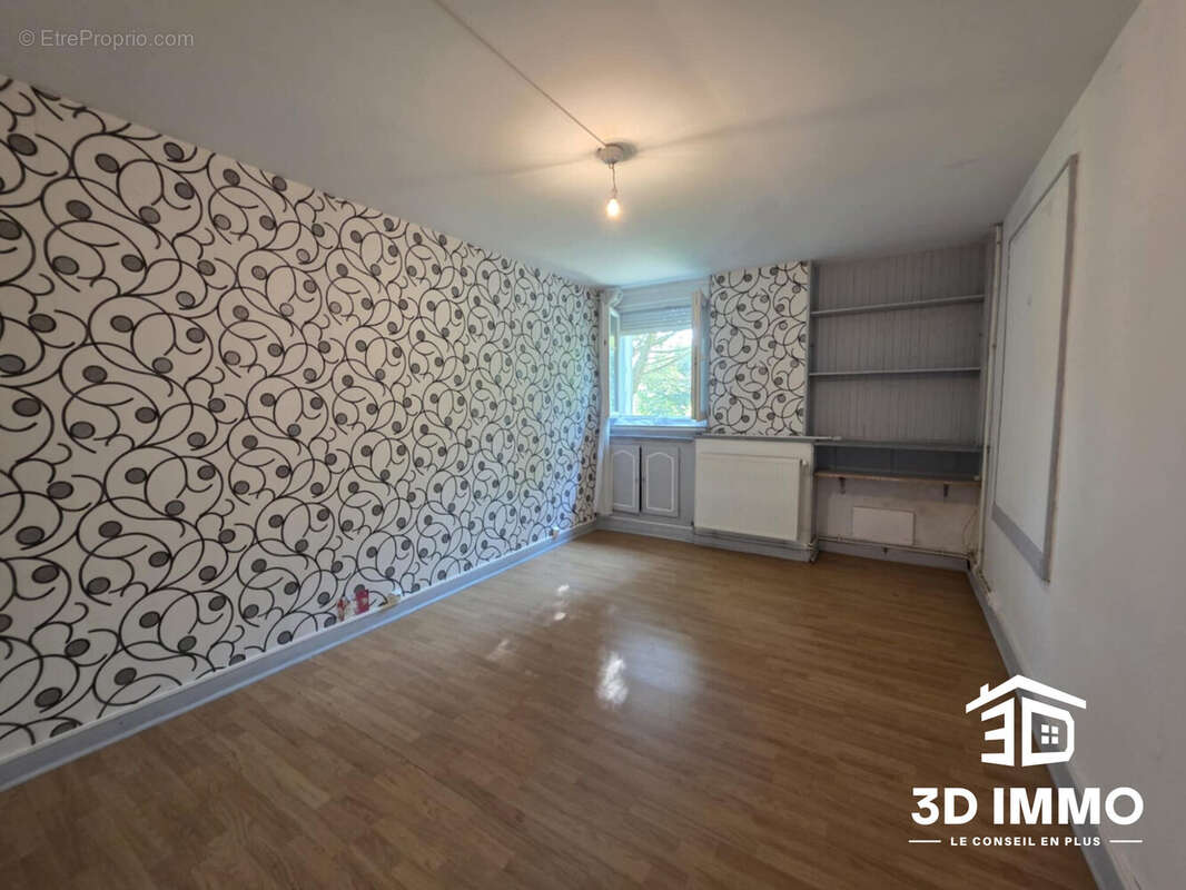 Maison à AVESNES-SUR-HELPE