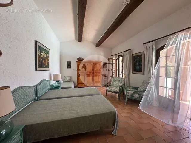 Maison à TOURRETTES