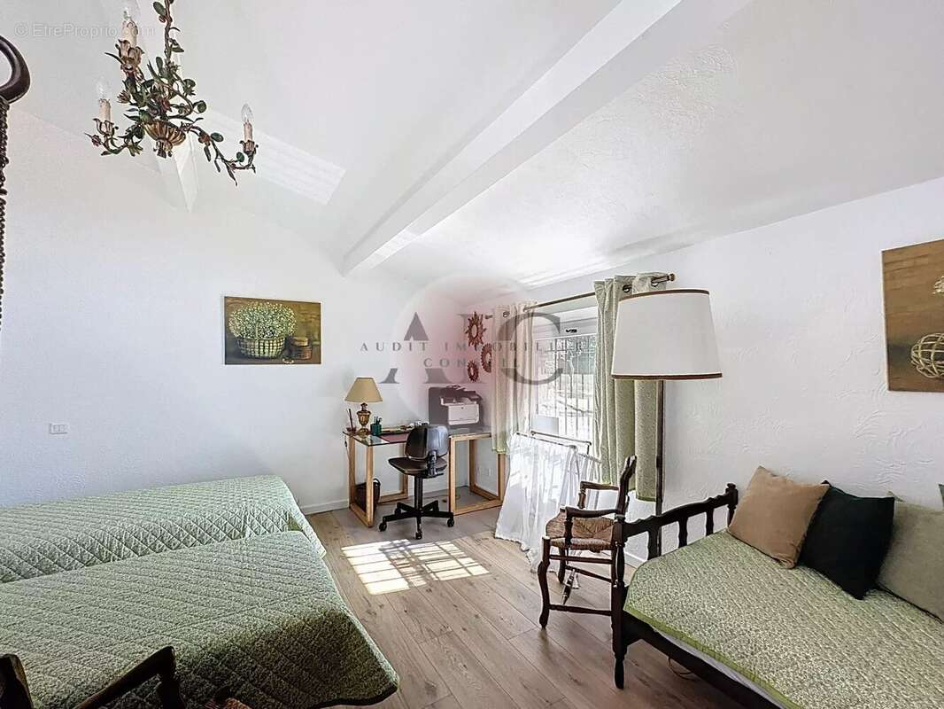 Maison à TOURRETTES