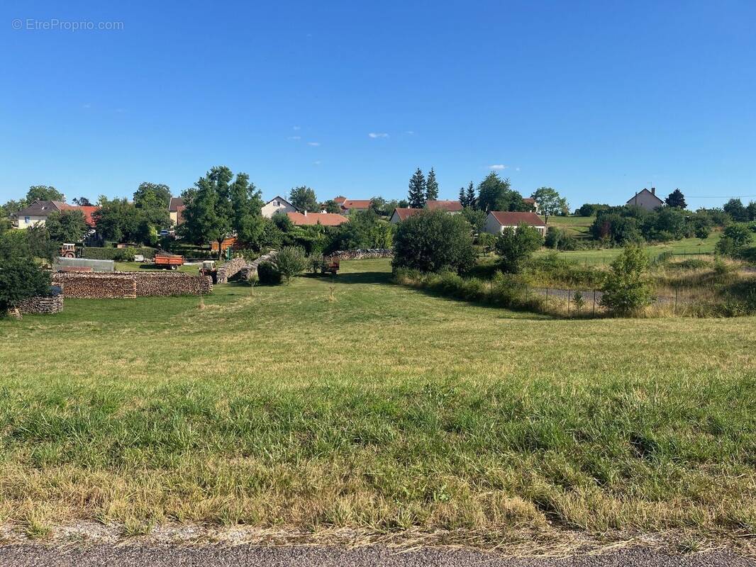 Terrain à MONTBOZON