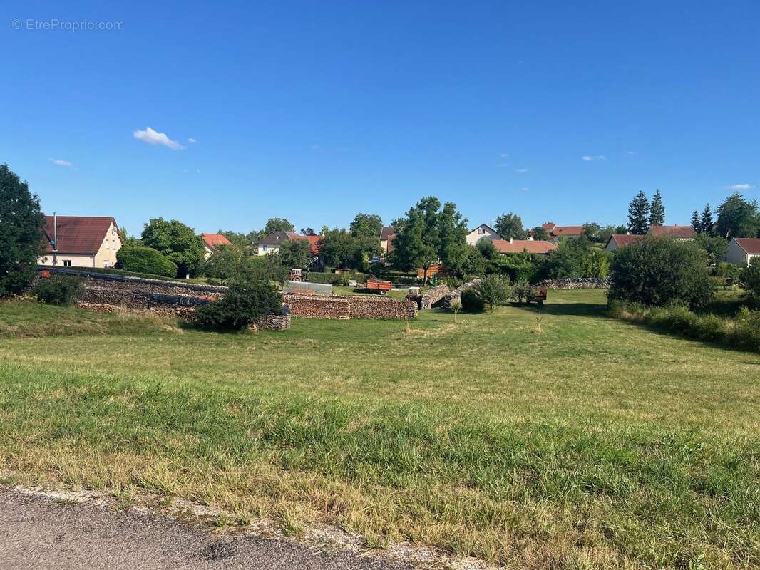 Terrain à MONTBOZON