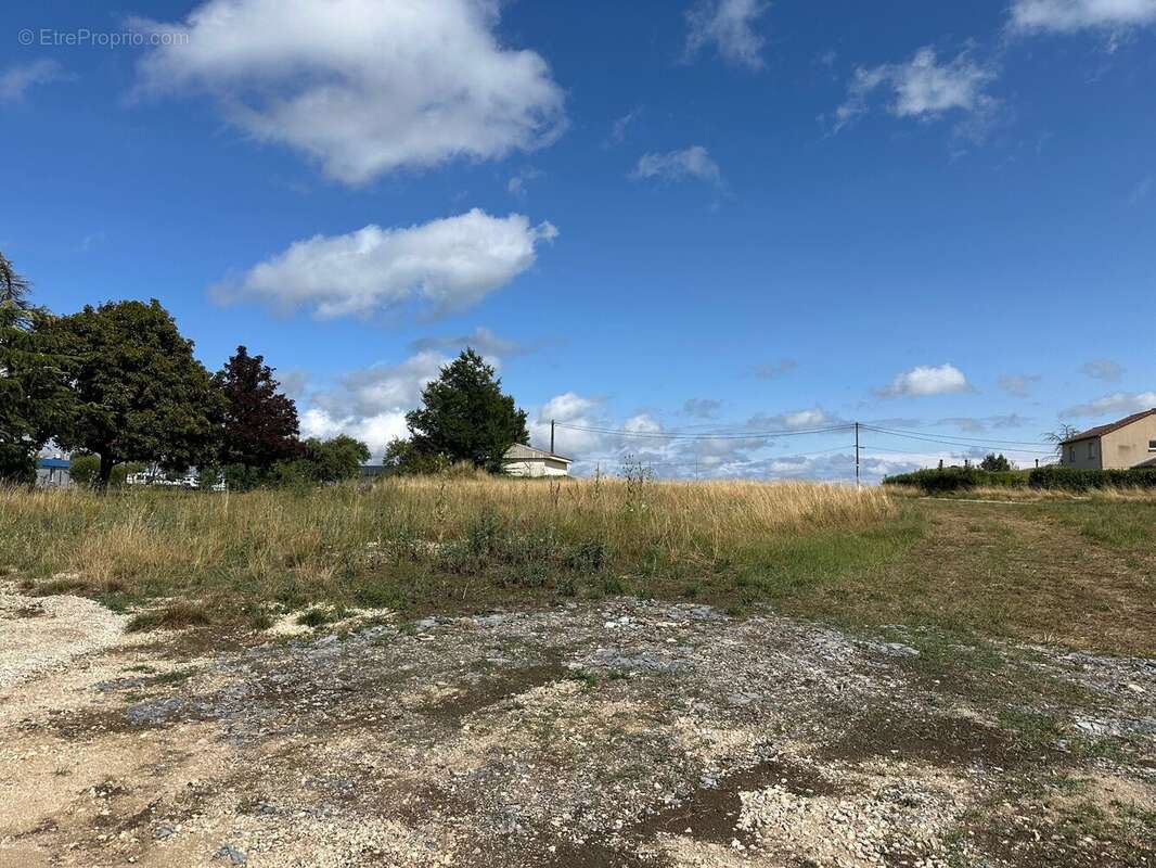 Terrain à SAULX