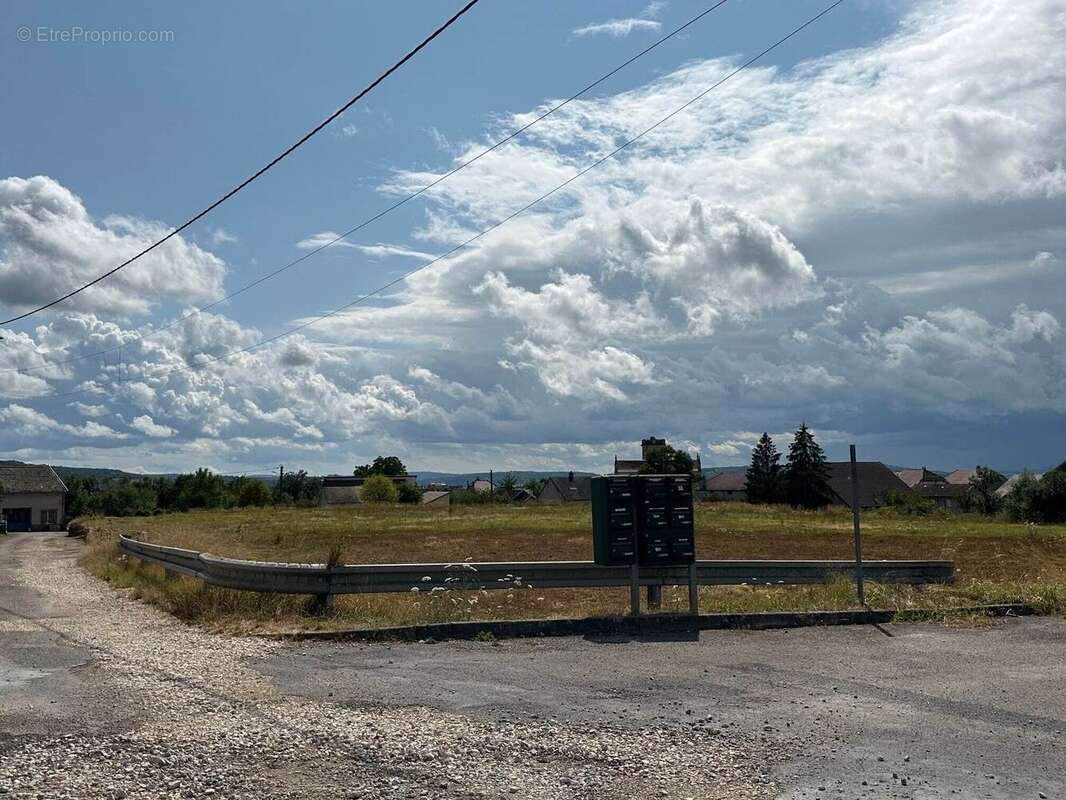 Terrain à SAULX