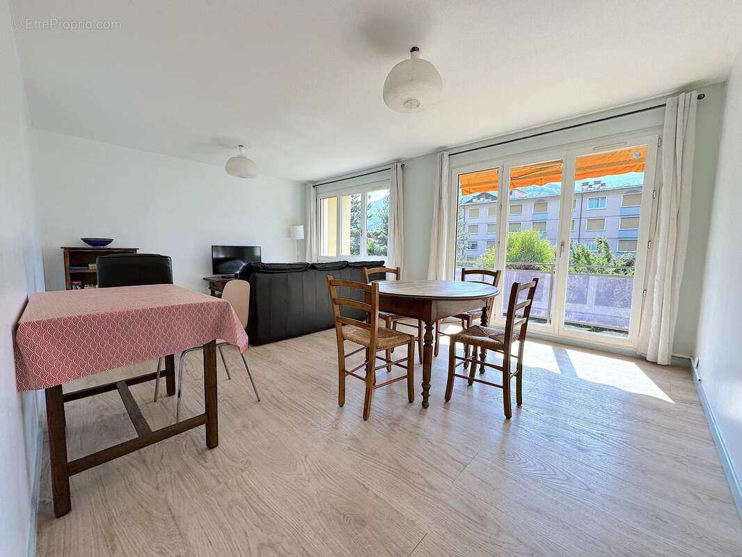 Appartement à SAINT-JEAN-DE-MAURIENNE