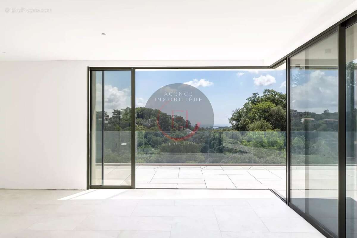 Appartement à LES ADRETS-DE-L&#039;ESTEREL