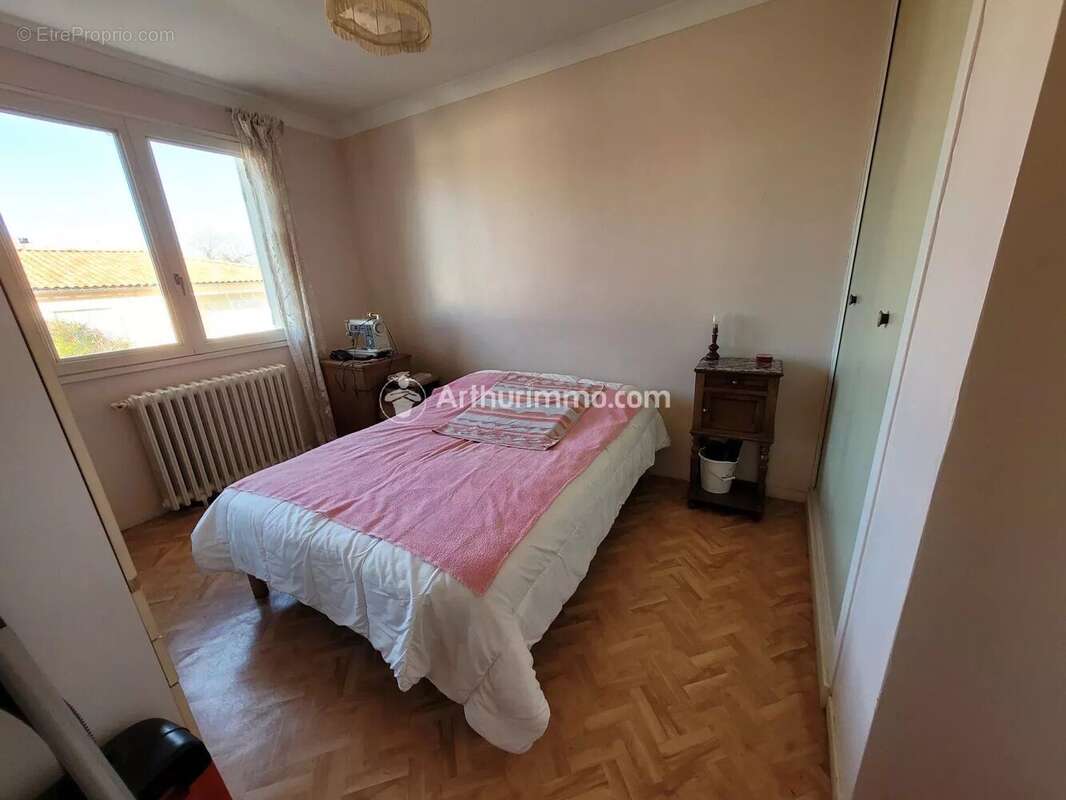 Maison à SAINT-JULIEN-DE-L&#039;ESCAP