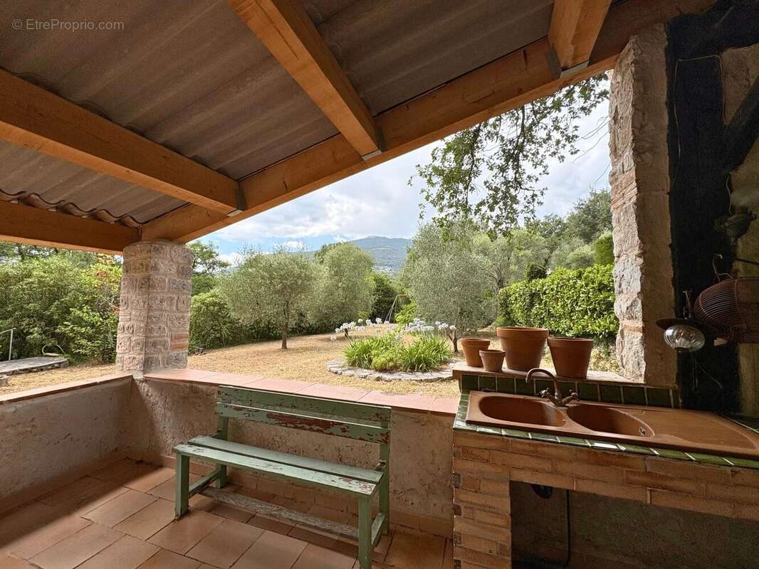 Maison à TOURRETTES-SUR-LOUP