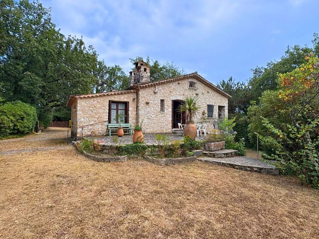 Maison à TOURRETTES-SUR-LOUP