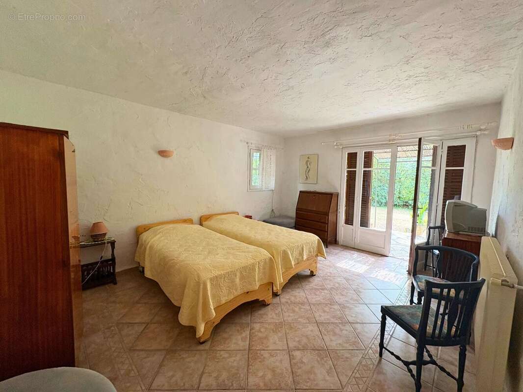 Maison à TOURRETTES-SUR-LOUP