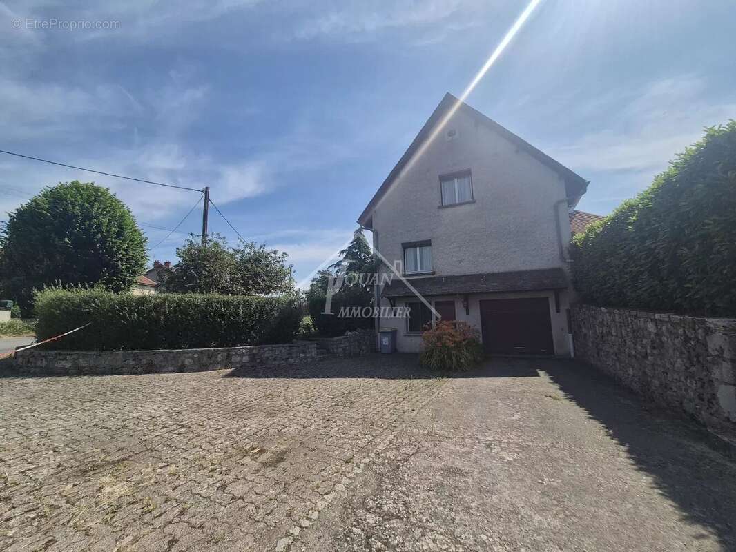 Maison à SAINT-GERMAIN-DE-SALLES