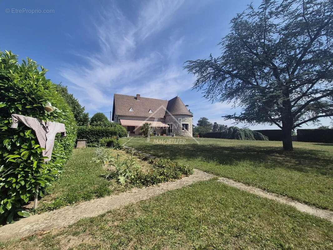 Maison à SAINT-GERMAIN-DE-SALLES