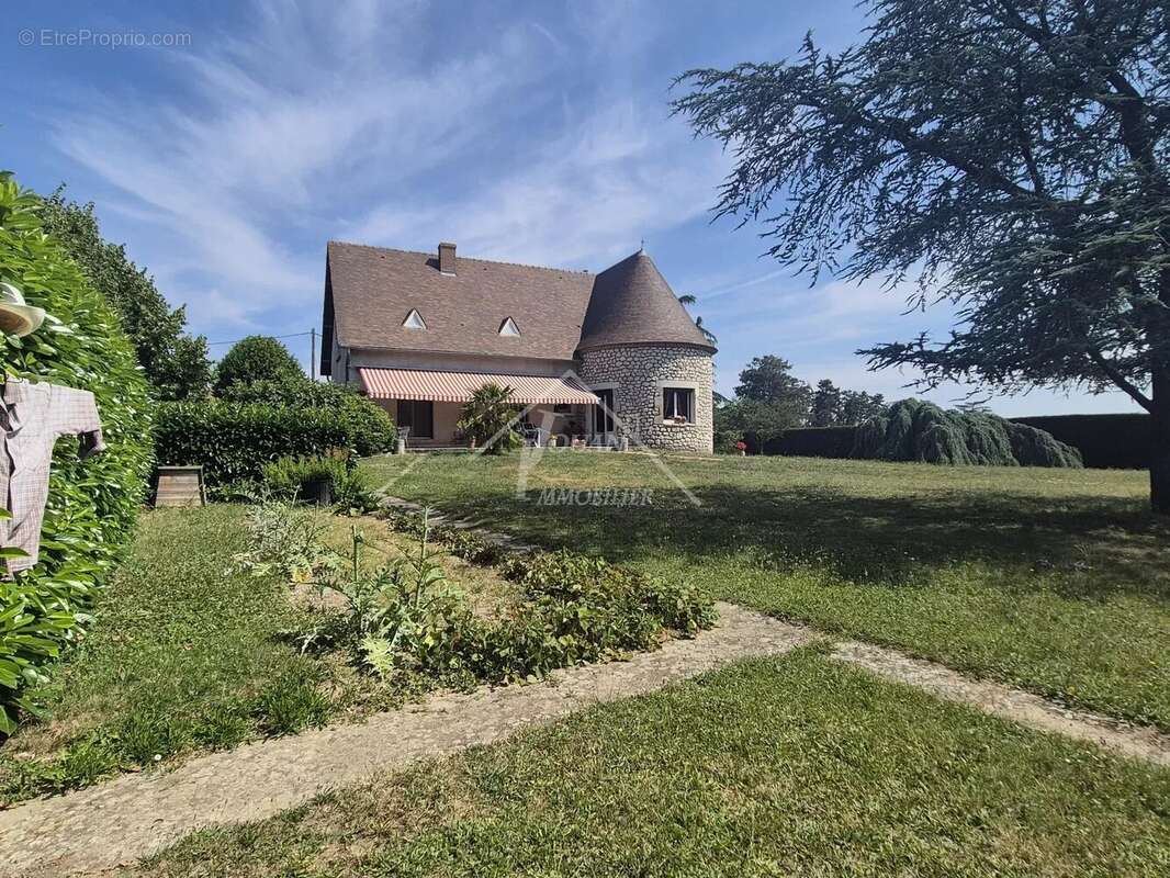 Maison à SAINT-GERMAIN-DE-SALLES