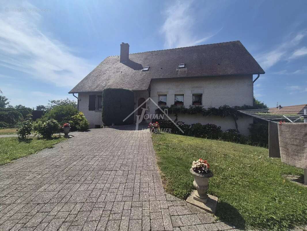 Maison à SAINT-GERMAIN-DE-SALLES