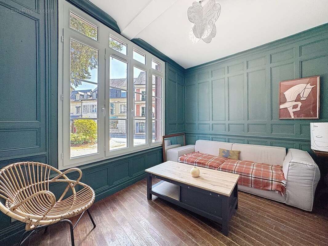 Maison à PONT-L&#039;EVEQUE