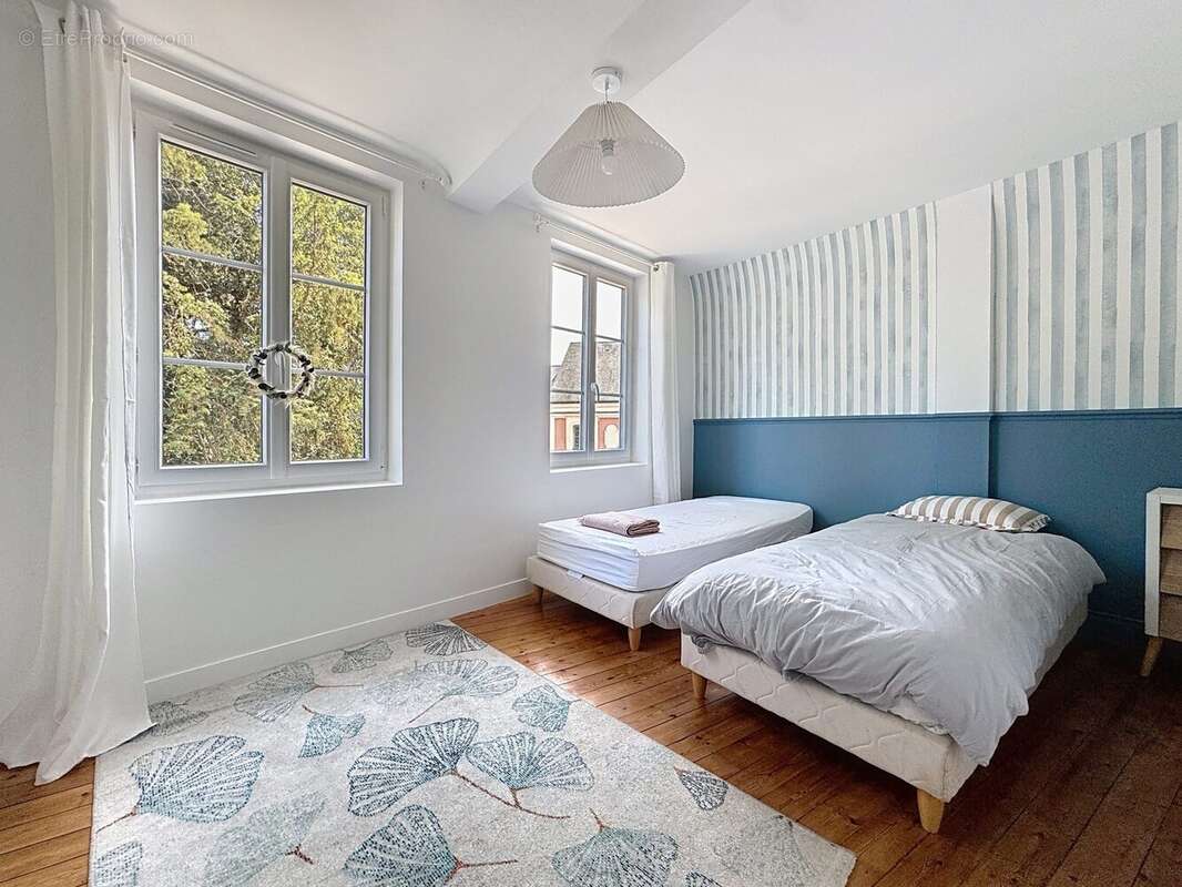 Maison à PONT-L&#039;EVEQUE