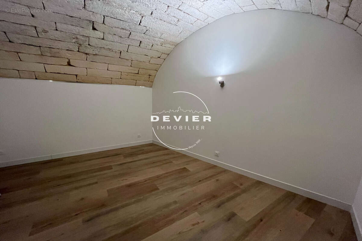 Maison à SAINT-GENIES-DES-MOURGUES