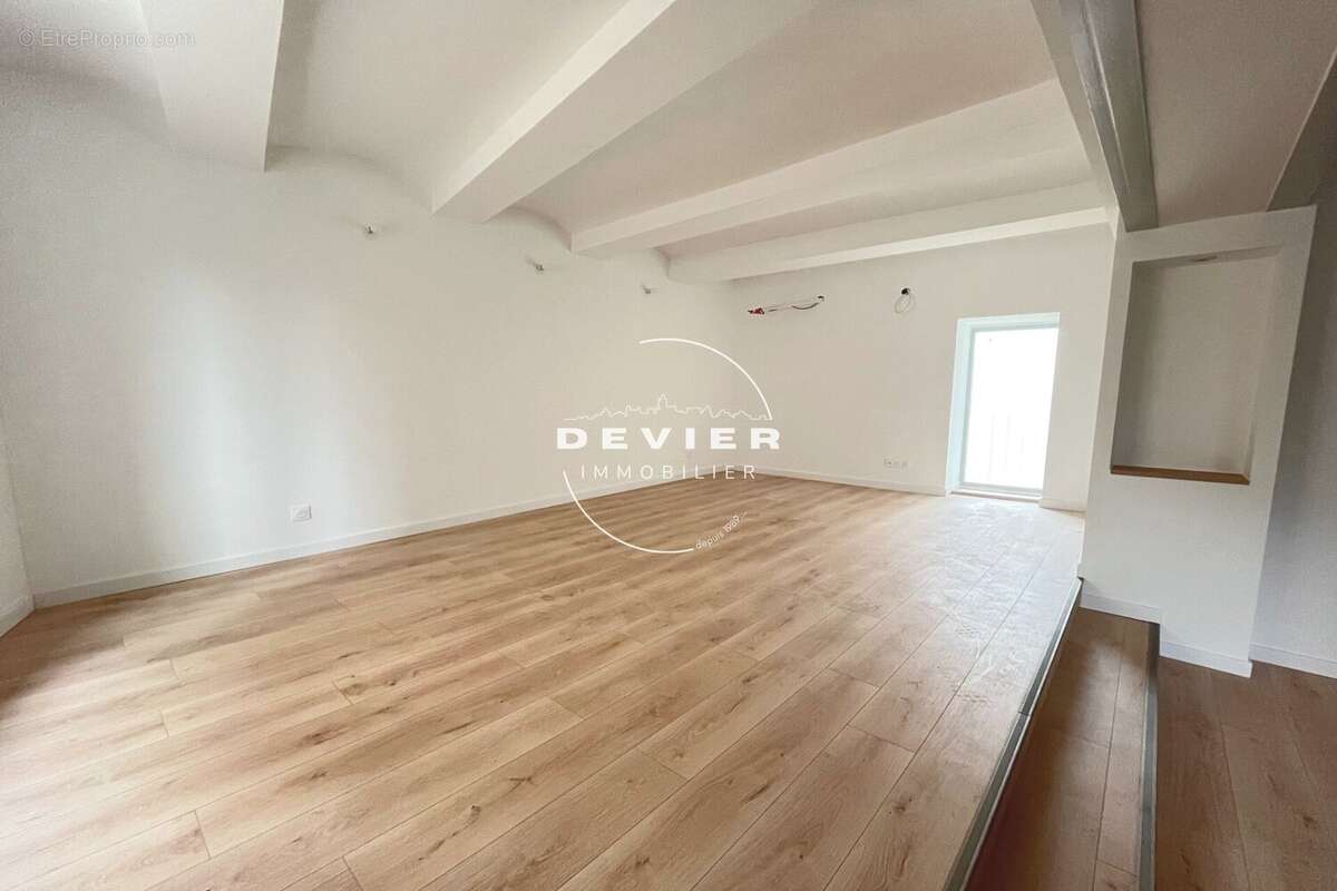 Maison à SAINT-GENIES-DES-MOURGUES