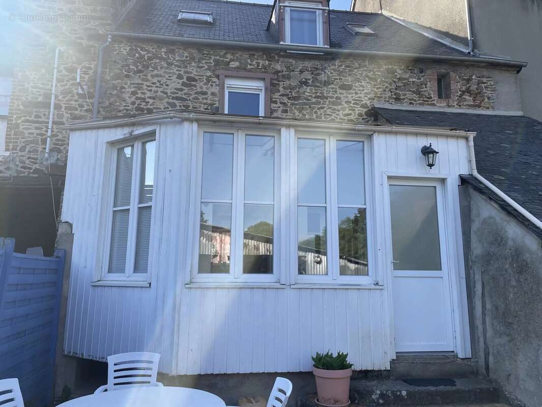 Maison à CHATEAUNEUF-D&#039;ILLE-ET-VILAINE