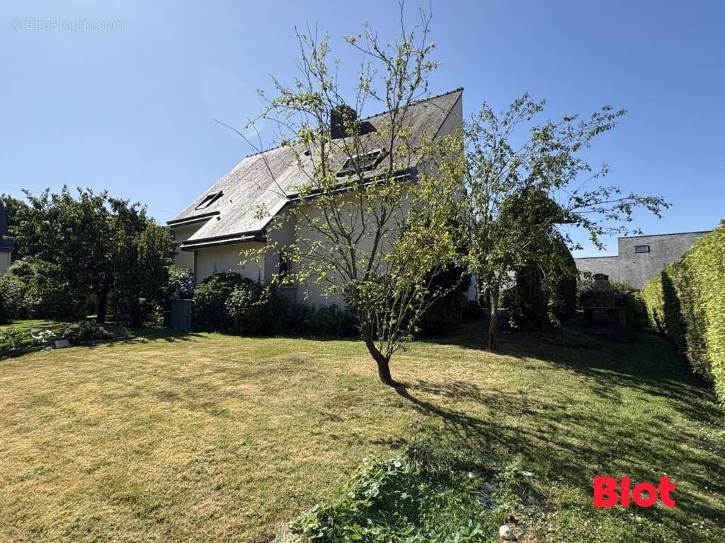 Maison à VEZIN-LE-COQUET