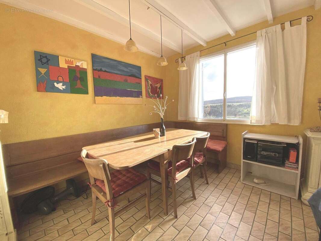 Maison à LA ROCHE-SUR-GRANE