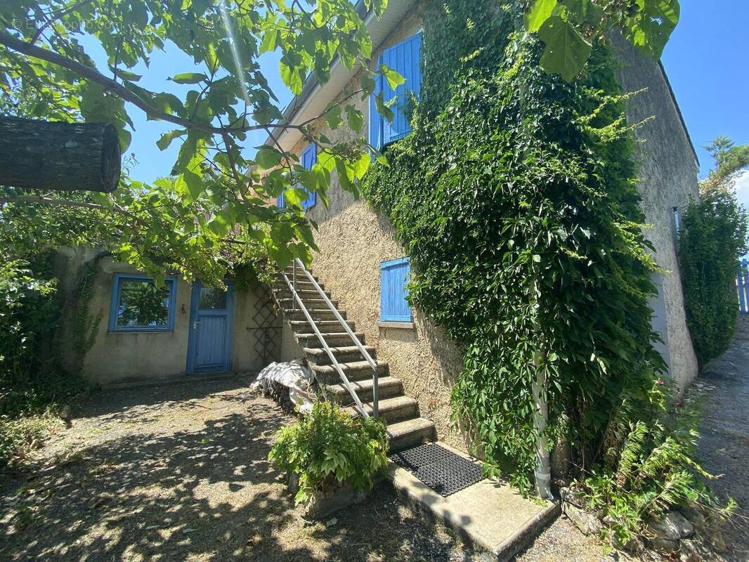 Maison à LA ROCHE-SUR-GRANE