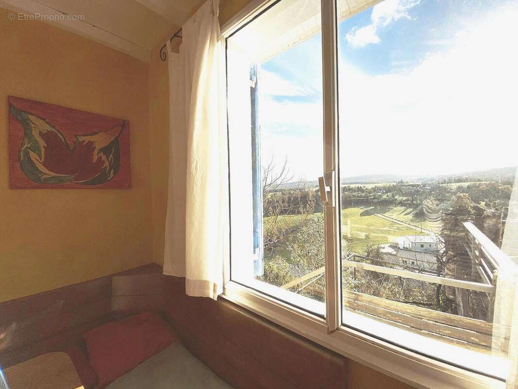 Maison à LA ROCHE-SUR-GRANE