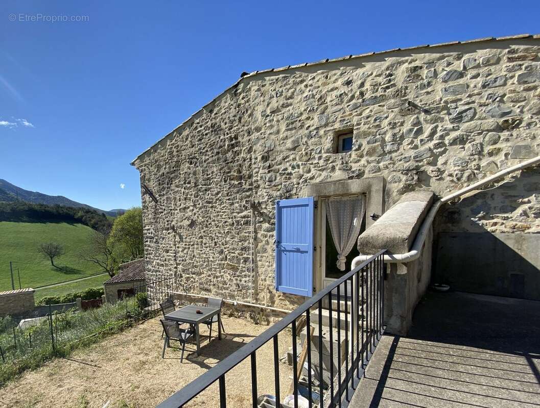 Maison à SAINT-JULIEN-EN-QUINT