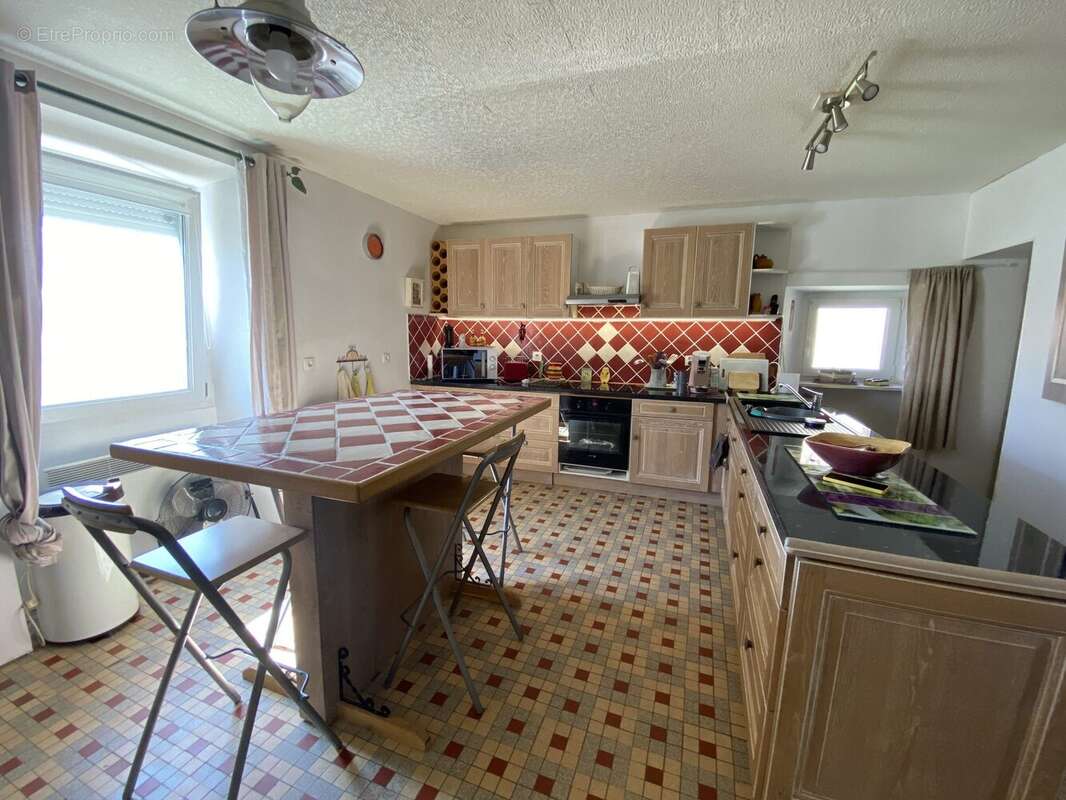 Maison à SAINT-JULIEN-EN-QUINT