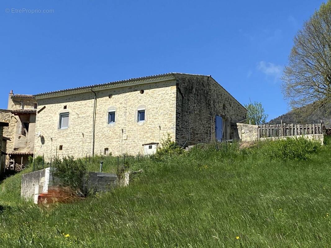 Maison à SAINT-JULIEN-EN-QUINT