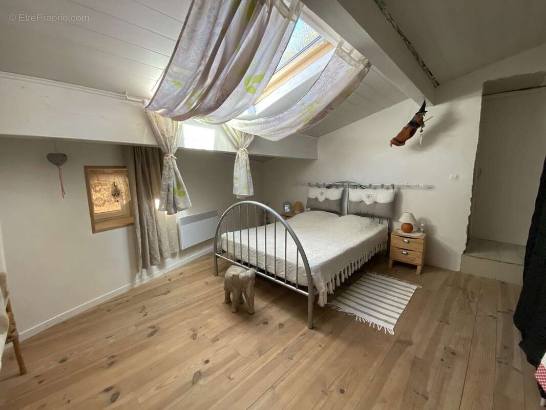 Maison à SAINT-JULIEN-EN-QUINT