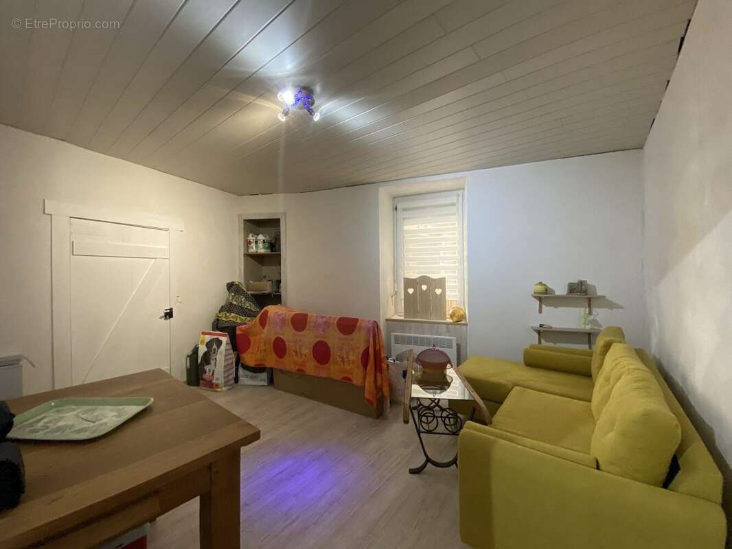 Maison à SAINT-JULIEN-EN-QUINT