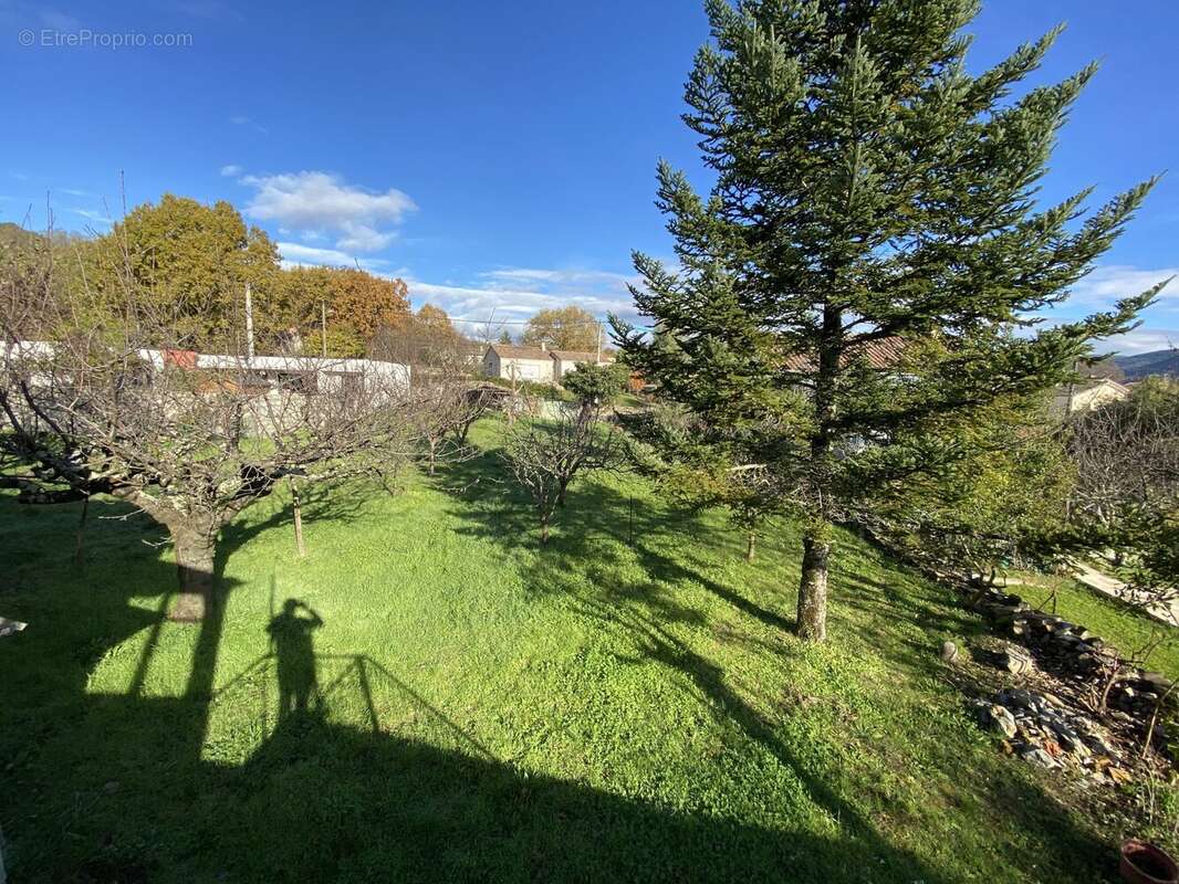 Terrain à SAINT-PRIVAT