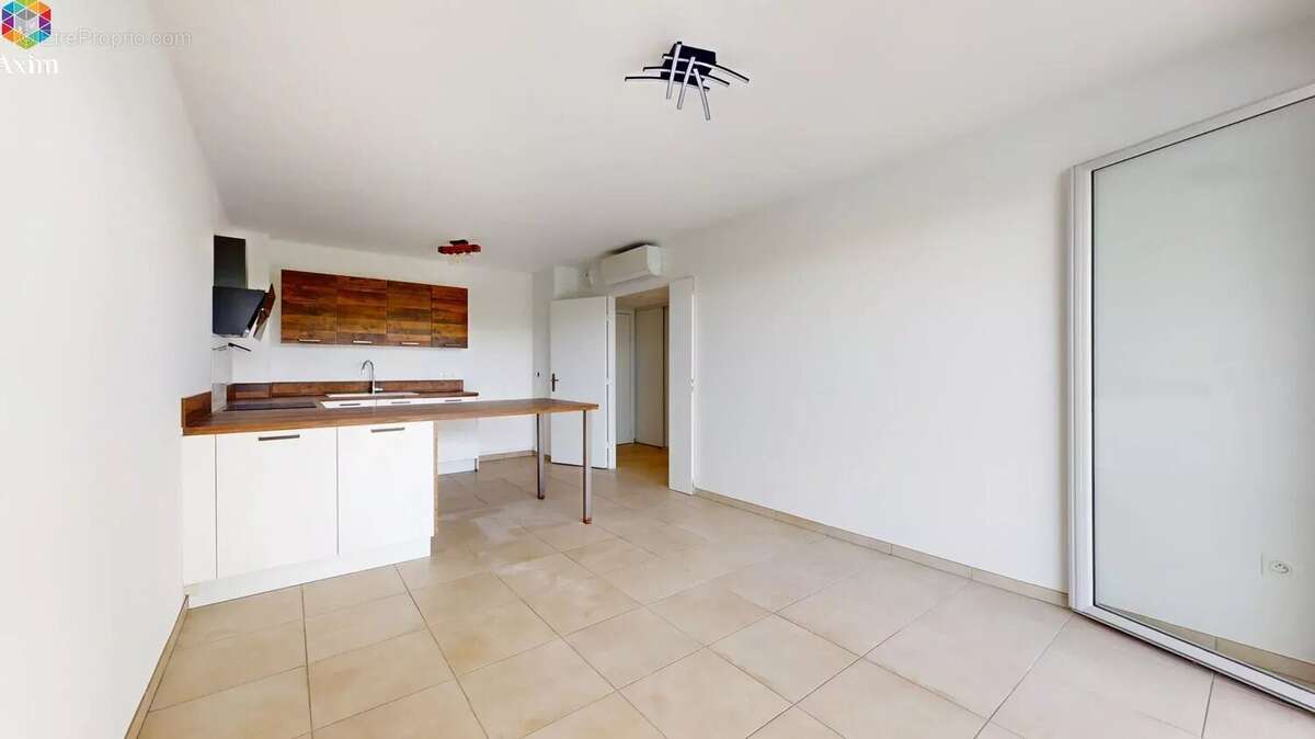 Appartement à PUGET-SUR-ARGENS