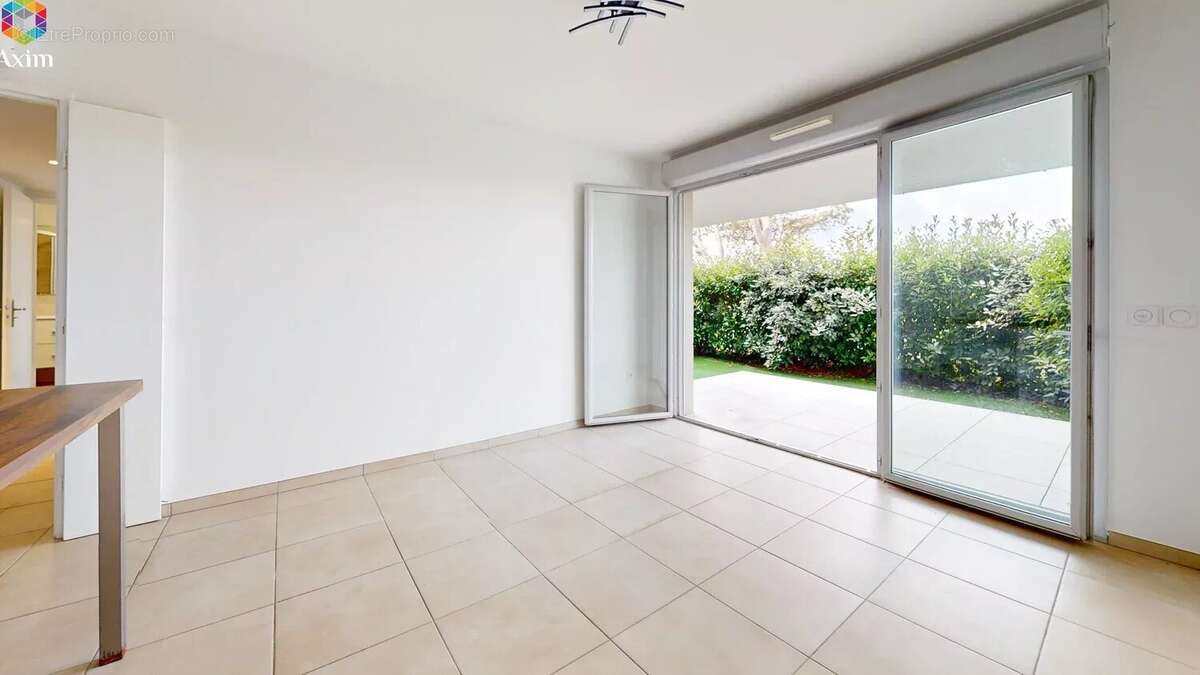 Appartement à PUGET-SUR-ARGENS