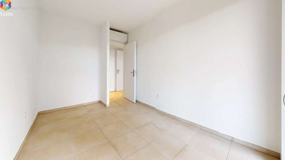 Appartement à PUGET-SUR-ARGENS