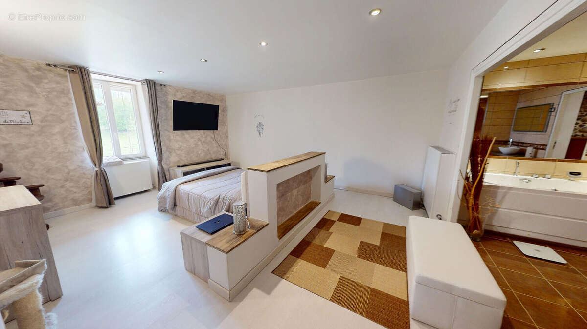 Maison à HAUTEVILLE-LOMPNES