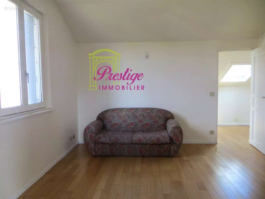 Maison à SARTROUVILLE