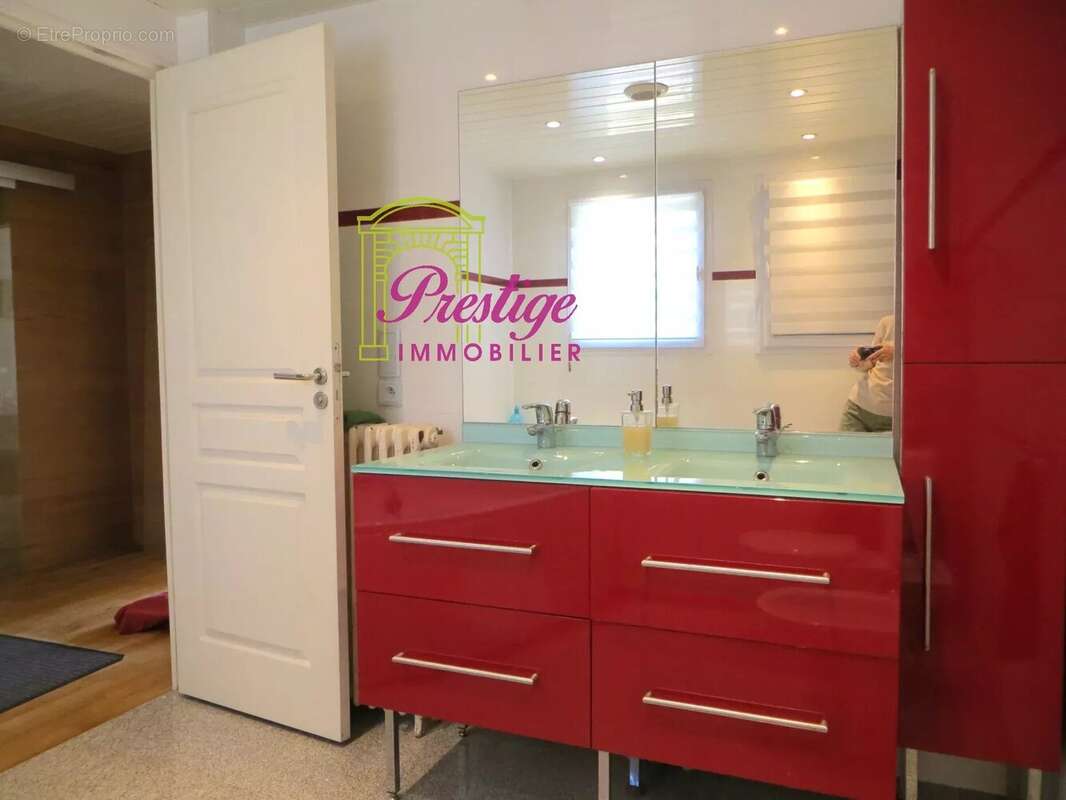 Maison à SARTROUVILLE