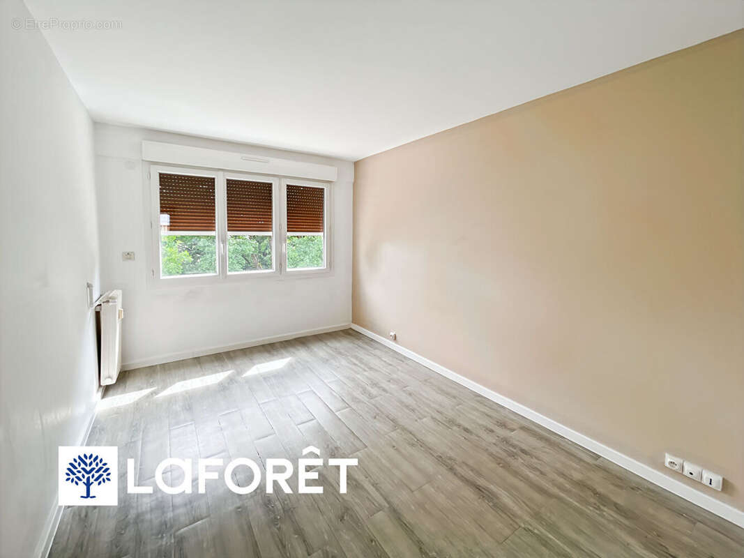 Appartement à SAINT-MICHEL-SUR-ORGE