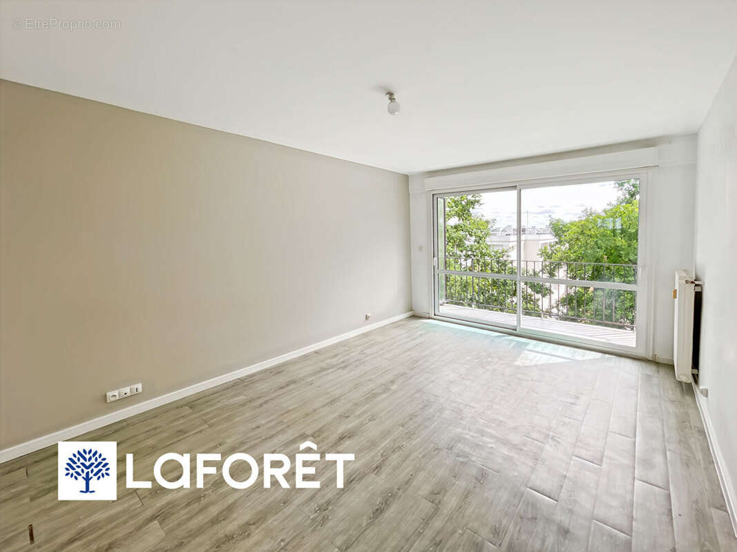 Appartement à SAINT-MICHEL-SUR-ORGE