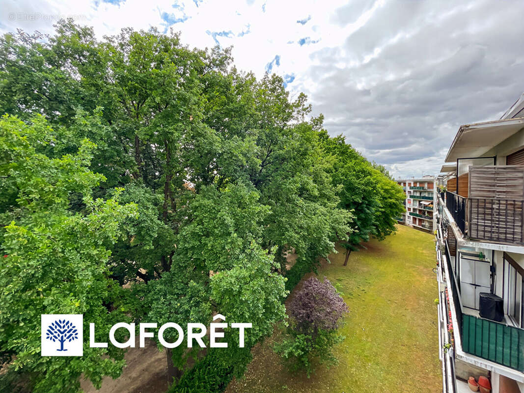Appartement à SAINT-MICHEL-SUR-ORGE