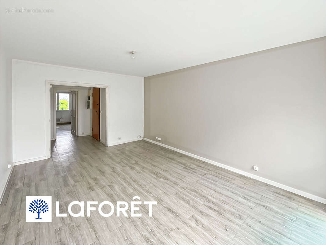 Appartement à SAINT-MICHEL-SUR-ORGE