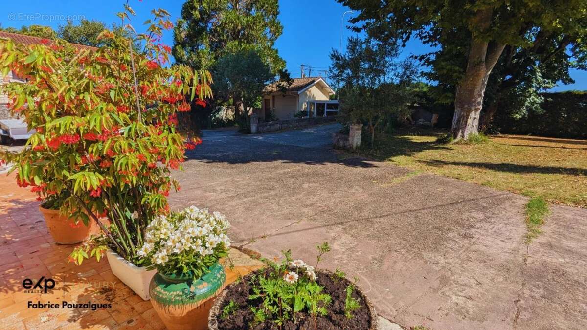 Maison à FARGUES-SAINT-HILAIRE