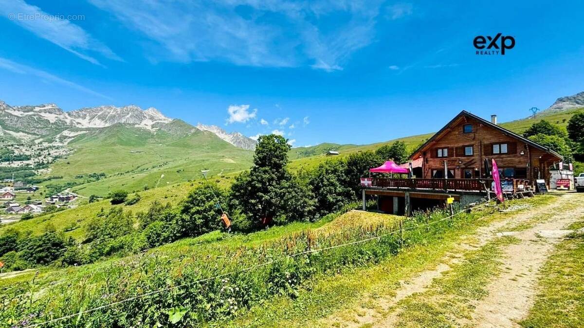 Commerce à SAINT-FRANCOIS-LONGCHAMP