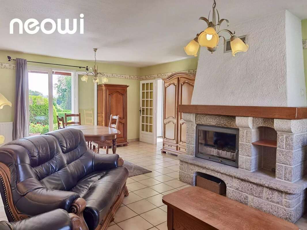 Maison à SANSAC-DE-MARMIESSE