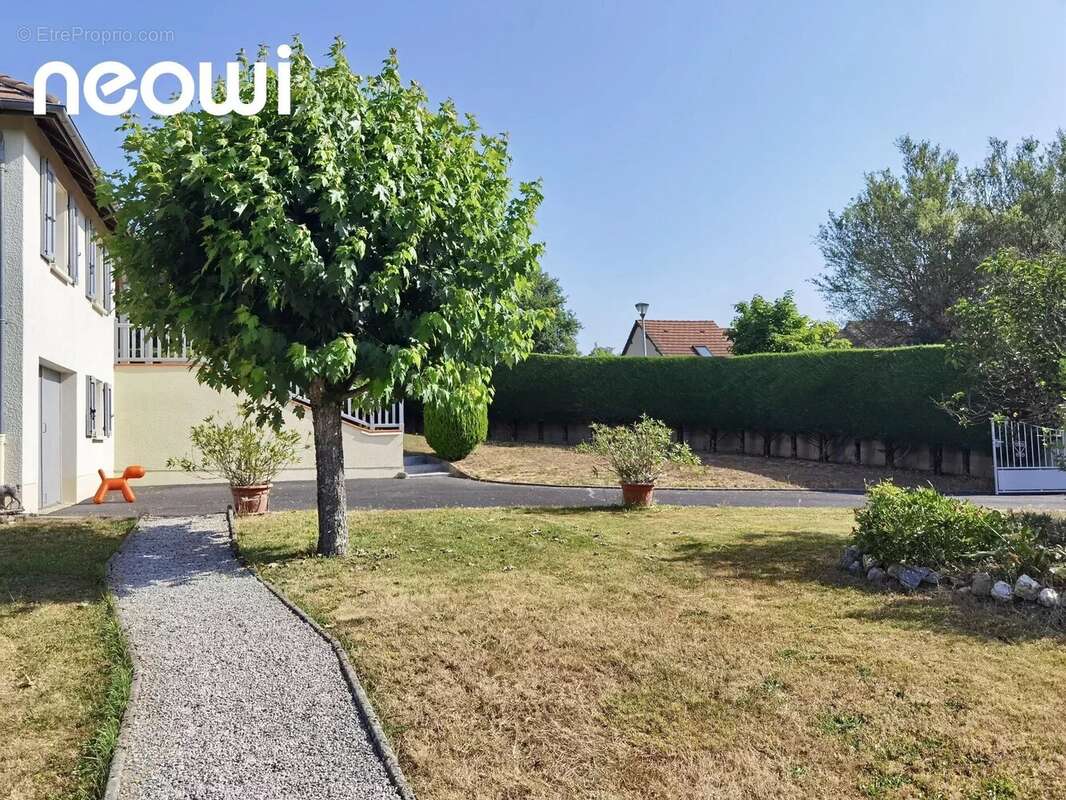 Maison à SANSAC-DE-MARMIESSE