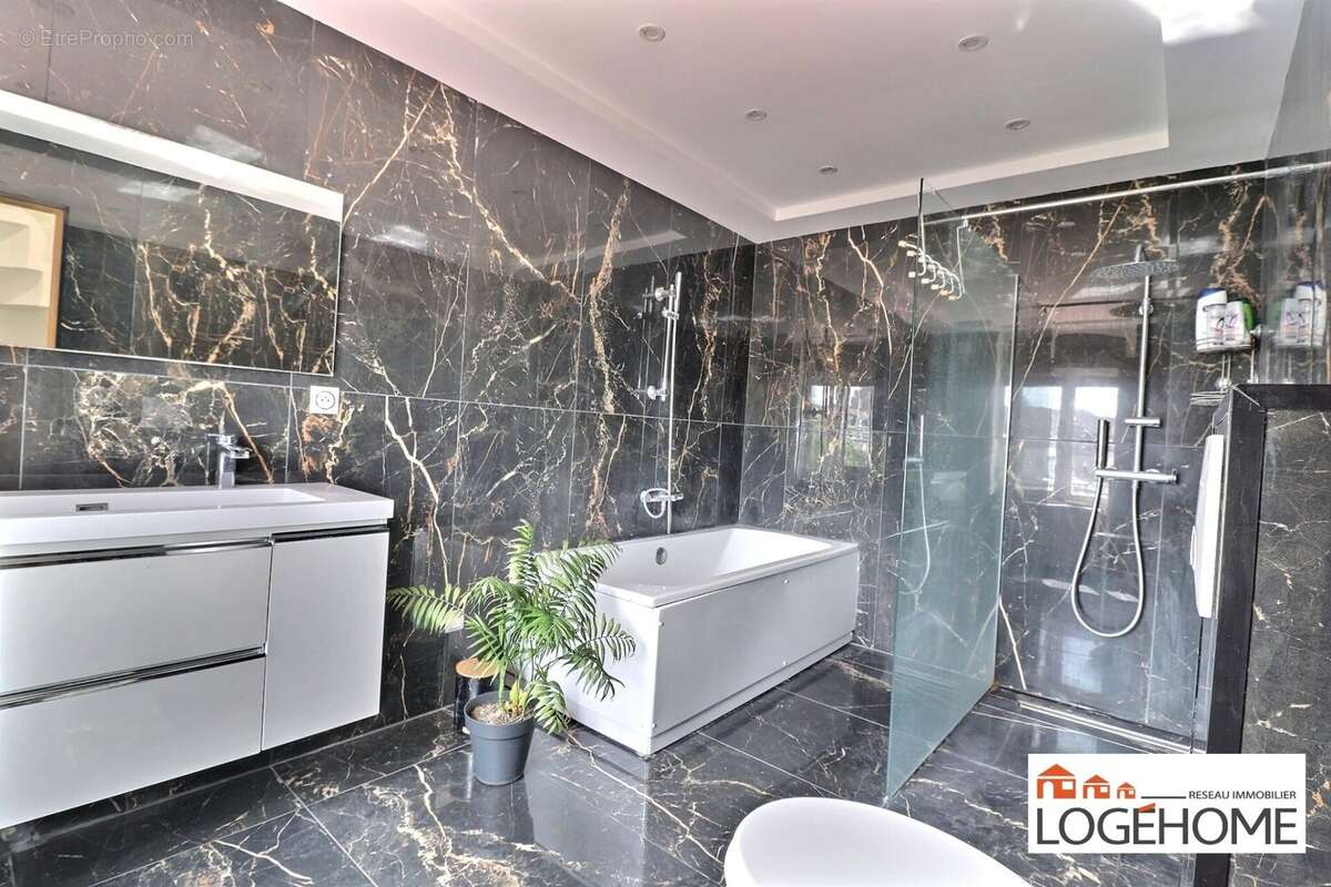 Maison à HELLEMMES-LILLE