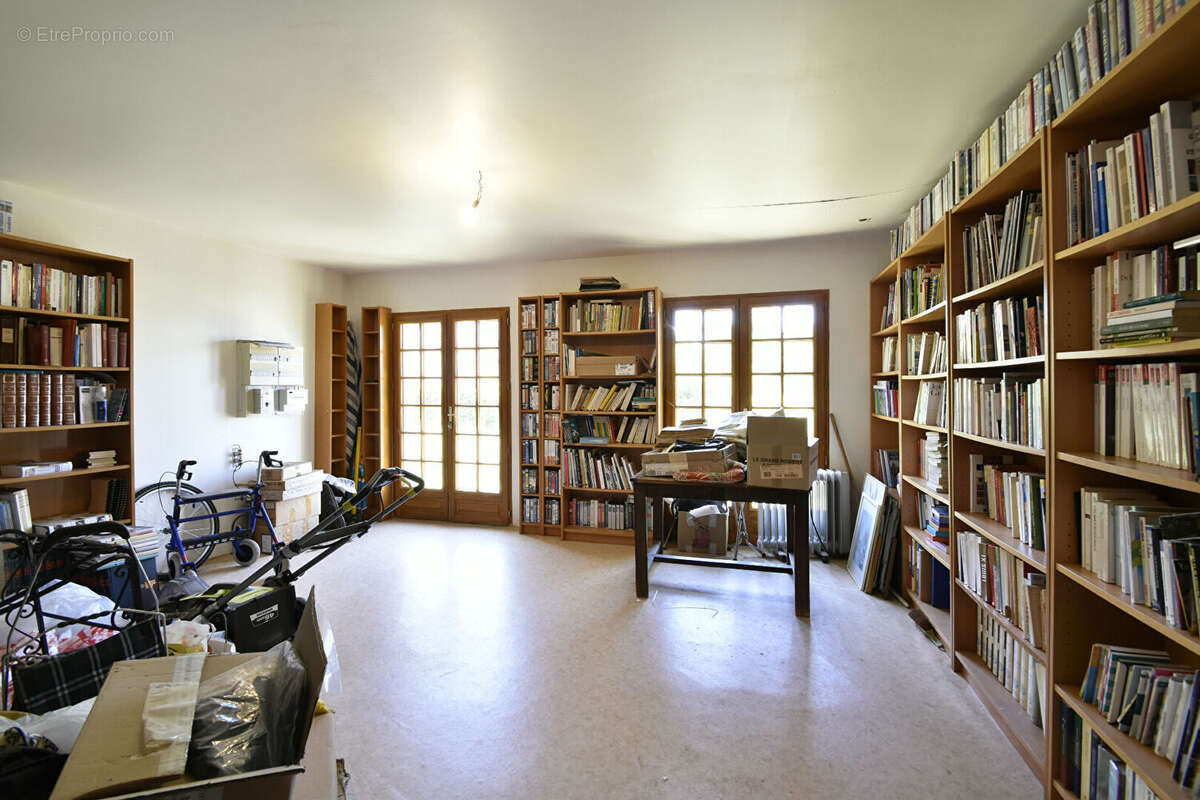 Maison à BAZOCHES-SUR-GUYONNE