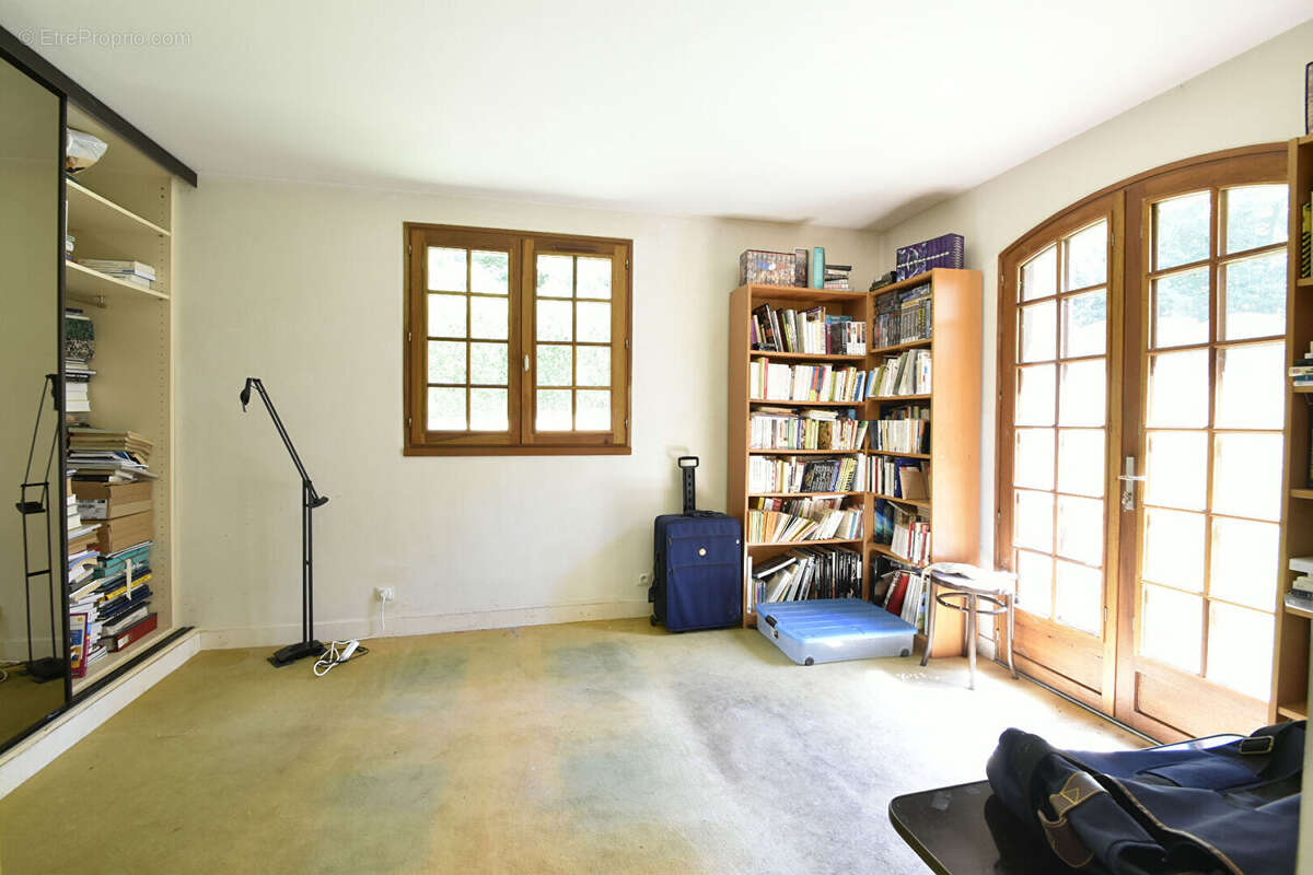 Maison à BAZOCHES-SUR-GUYONNE