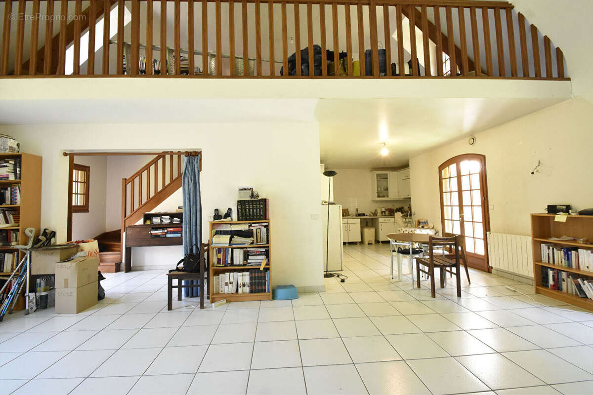 Maison à BAZOCHES-SUR-GUYONNE